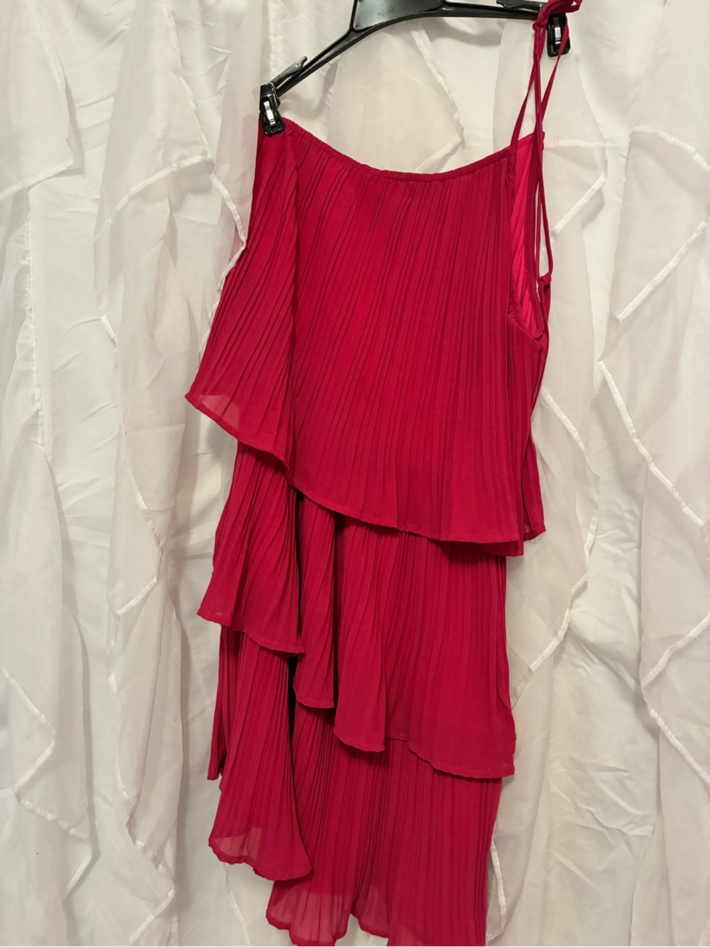 One-Shoulder Ruffle Pleated Dress in Fuchsia